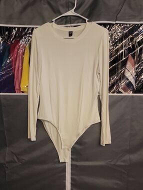 SHEIN Cream Long Sleeve Scoop Neck Bodysuit